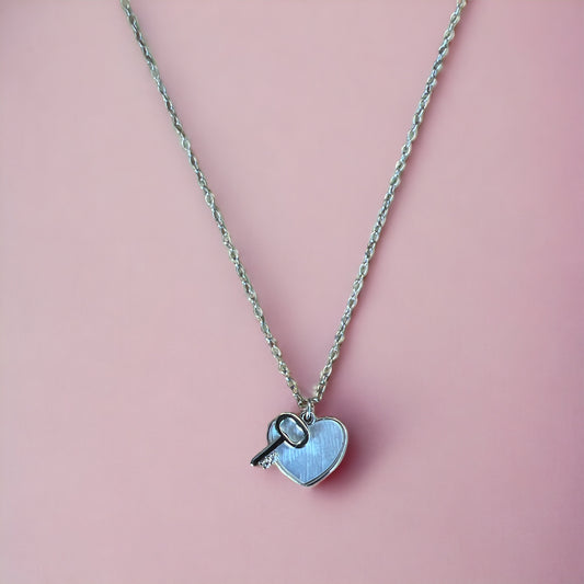 The Secret Guardian - Silver 925 Rhodium Plated Key and Mother of Pearl Hearts Necklace